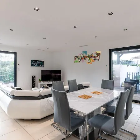 Holiday Les Palmiers Holiday home